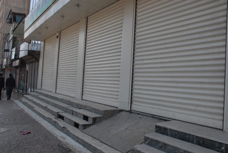 Yüksekova'da kepenkler kapalı 2