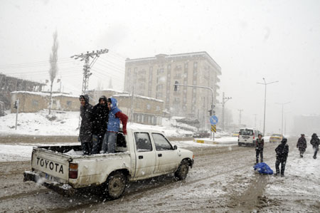 Yükekova'da kar yağışı 16