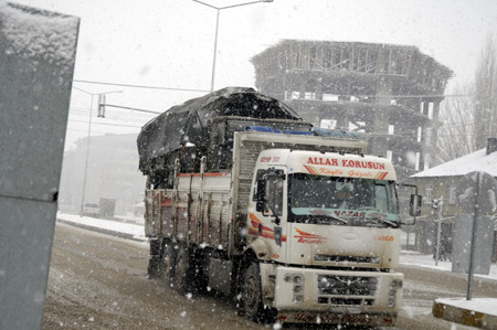 Yükekova'da kar yağışı 36