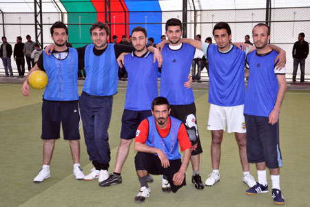 Kürt öğrencilerden futbol turnuvası 1