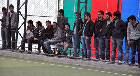 Kürt öğrencilerden futbol turnuvası 23