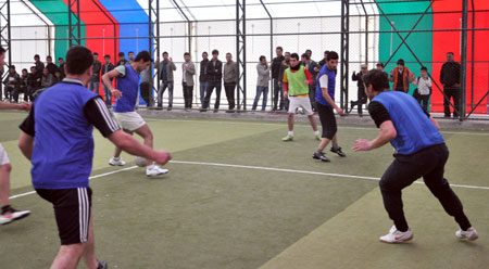 Kürt öğrencilerden futbol turnuvası 27