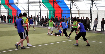Kürt öğrencilerden futbol turnuvası 28