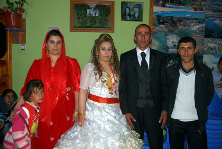 Yüksekova düğünleri 12-13 Mayıs 2012 34