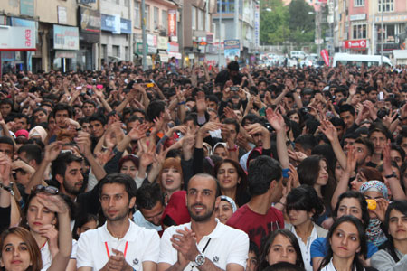 Hakkari'de konser çoşkusu 10