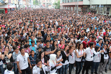 Hakkari'de konser çoşkusu 15