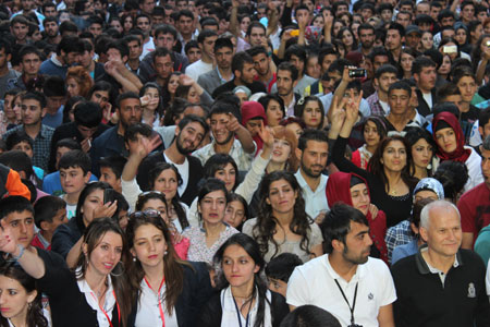 Hakkari'de konser çoşkusu 22