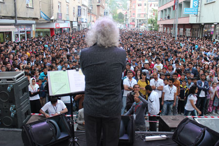 Hakkari'de konser çoşkusu 23