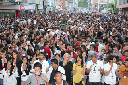 Hakkari'de konser çoşkusu 24