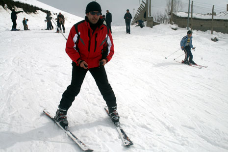 Hakkari'de Otluca tesislerindeki kayak keyfinden fotoğraflar 12