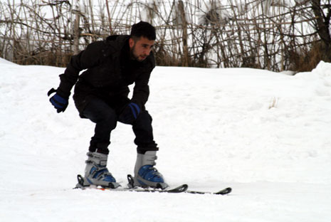 Hakkari'de Otluca tesislerindeki kayak keyfinden fotoğraflar 18