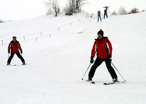 Hakkari'de Otluca tesislerindeki kayak keyfinden fotoğraflar 20