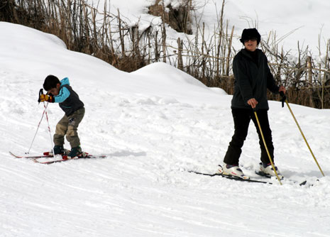 Hakkari'de Otluca tesislerindeki kayak keyfinden fotoğraflar 26