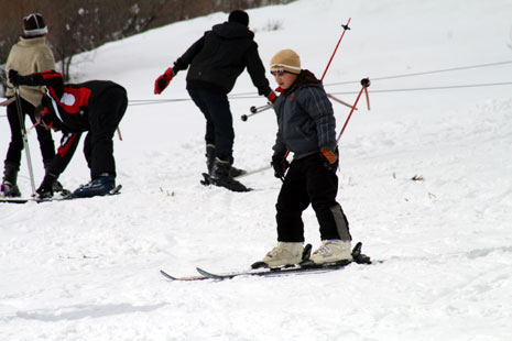 Hakkari'de Otluca tesislerindeki kayak keyfinden fotoğraflar 29