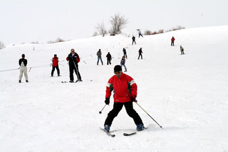 Hakkari'de Otluca tesislerindeki kayak keyfinden fotoğraflar 33
