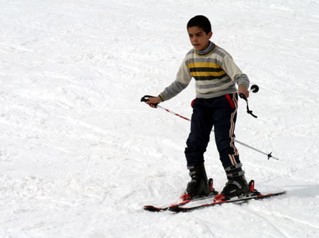 Hakkari'de Otluca tesislerindeki kayak keyfinden fotoğraflar 35