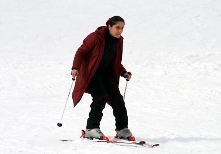 Hakkari'de Otluca tesislerindeki kayak keyfinden fotoğraflar 36