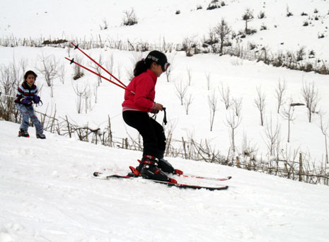 Hakkari'de Otluca tesislerindeki kayak keyfinden fotoğraflar 42
