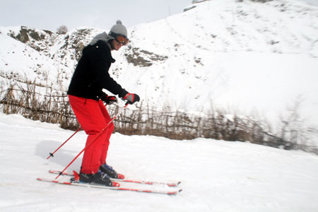 Hakkari'de Otluca tesislerindeki kayak keyfinden fotoğraflar 52