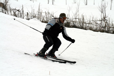 Hakkari'de Otluca tesislerindeki kayak keyfinden fotoğraflar 71