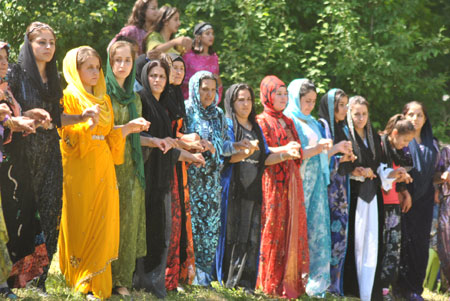 Şemdinli'nin renkli Düğünleri 26 - 27 Mayıs 2012 55