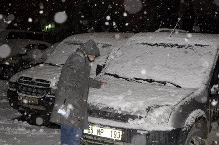 Yüksekova'da kar yağışı fotolar 03-02-2010 17