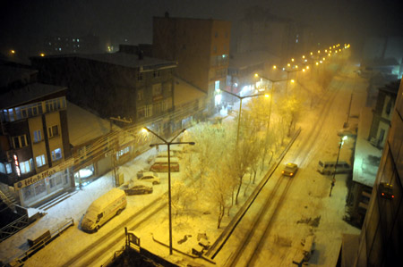 Yüksekova'da kar yağışı fotolar 03-02-2010 20