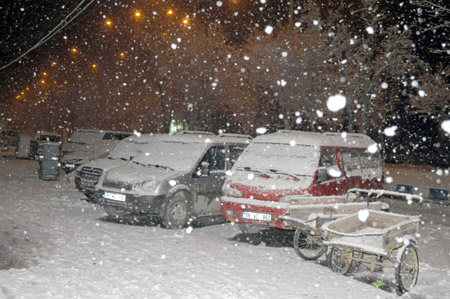 Yüksekova'da kar yağışı fotolar 03-02-2010 22