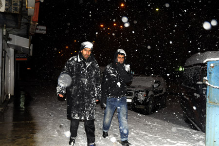 Yüksekova'da kar yağışı fotolar 03-02-2010 7