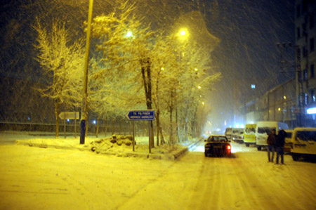 Yüksekova'da kar yağışı fotolar 03-02-2010 9
