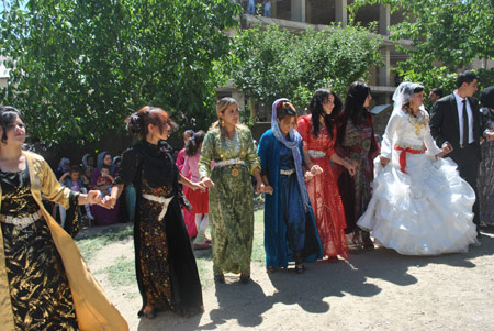 Şemdinli'de 01 Temmuz 2012'de yapılan düğünlerden fotoğraflar 109