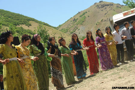 Şemdinli'de 01 Temmuz 2012'de yapılan düğünlerden fotoğraflar 142