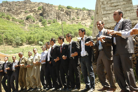 Şemdinli'de 01 Temmuz 2012'de yapılan düğünlerden fotoğraflar 152