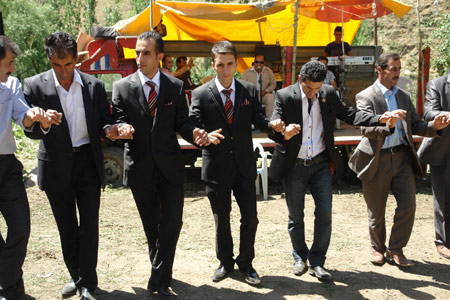 Şemdinli'de 01 Temmuz 2012'de yapılan düğünlerden fotoğraflar 153