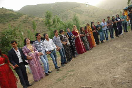 Şemdinli'de 01 Temmuz 2012'de yapılan düğünlerden fotoğraflar 163