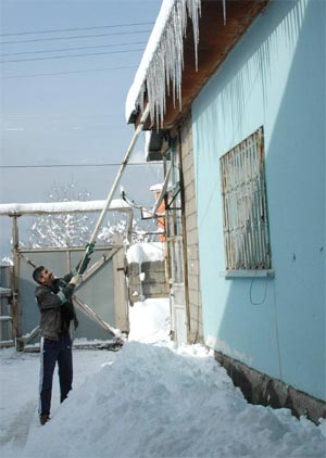 Van'da 2 gündür etkisini sürdüren kar yağışından kareler 11
