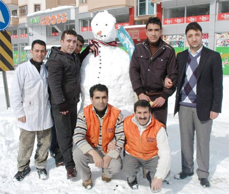 Van'da 2 gündür etkisini sürdüren kar yağışından kareler 5