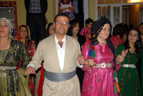 Tuğluk, Çapraz'ın nikah şahidi oldu 57