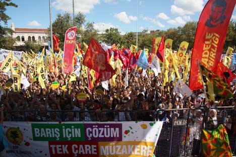 İstanbul'da barış yürüyüşü başladı 6