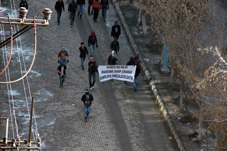 Yüksekova'da 15 Şubat gerginliğinden fotoğraflar - 14-02-2010 18