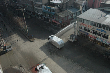 Yüksekova'da 15 Şubat gerginliğinden fotoğraflar - 14-02-2010 19