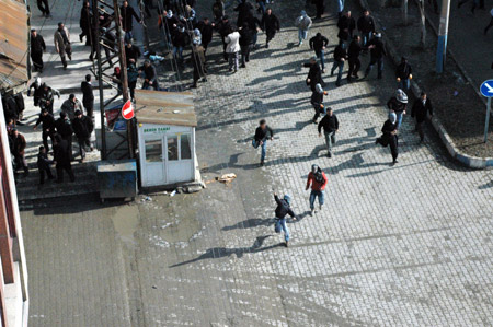 Yüksekova'da 15 Şubat gerginliğinden fotoğraflar - 14-02-2010 23