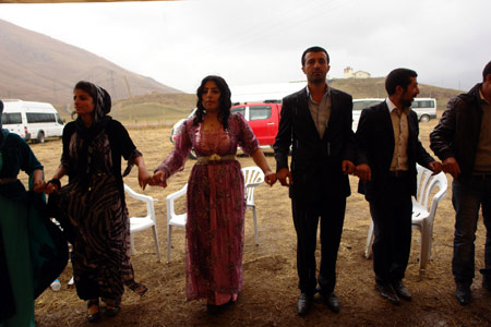 Yüksekova Düğünlerinden Fotoğraflar (03-04 Kasım  2012) 176