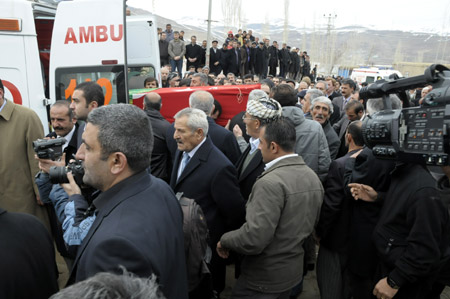 Ahmet Zeydan uğurlandı. 11