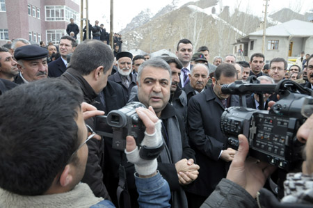 Ahmet Zeydan uğurlandı. 15