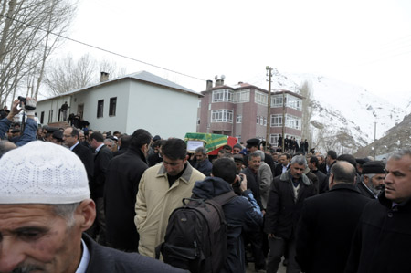 Ahmet Zeydan uğurlandı. 17