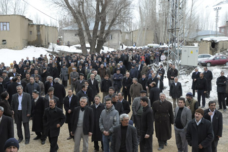 Ahmet Zeydan uğurlandı. 22