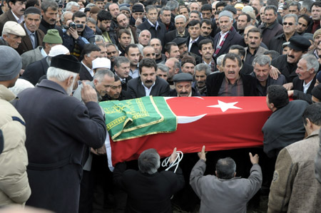 Ahmet Zeydan uğurlandı. 34