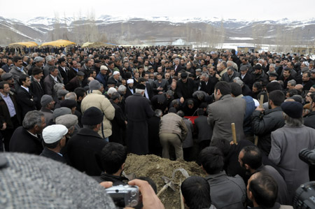 Ahmet Zeydan uğurlandı. 35