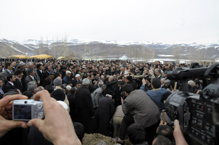 Ahmet Zeydan uğurlandı. 36